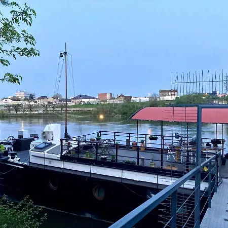 Peniche Sur La Seine Pour Les Jeux Olympiques 2024 A Paris Ubytování v soukromí